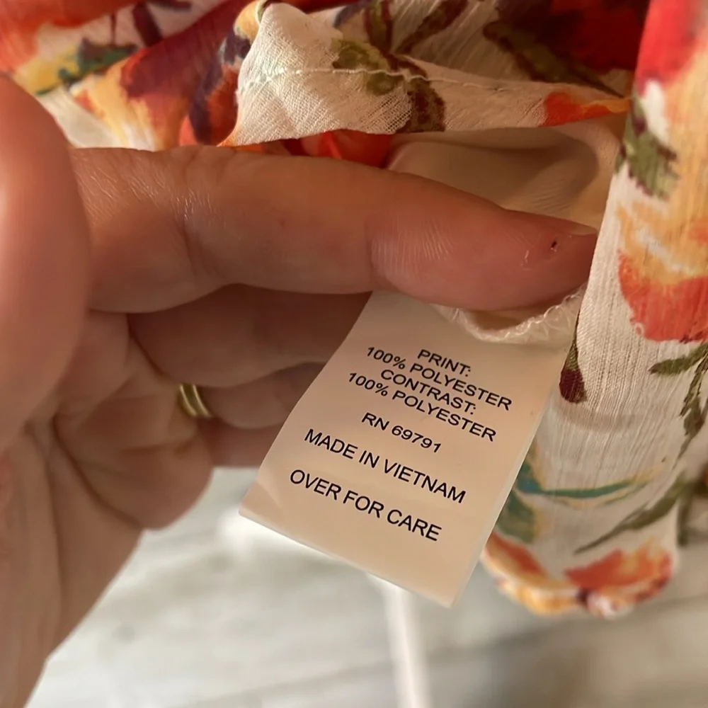 [Hope Springs] “Ivory Mixed Floral” Blouse - Size Medium NWT - Picture 4 of 5